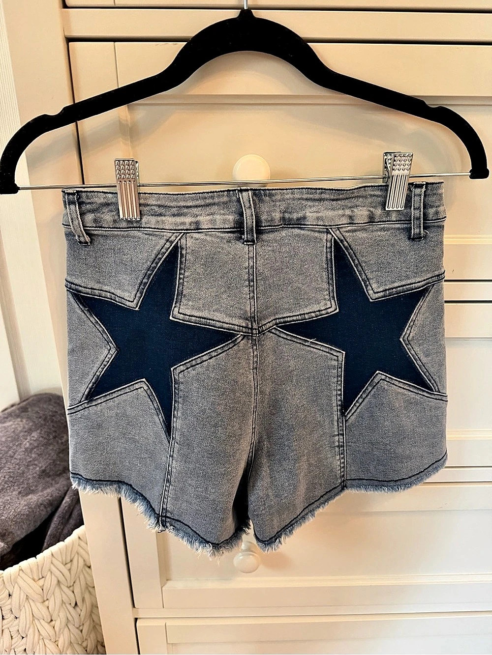 Molly Green Kyla Star Denim Shorts Star Denim Shorts in Blue Size Small NWT